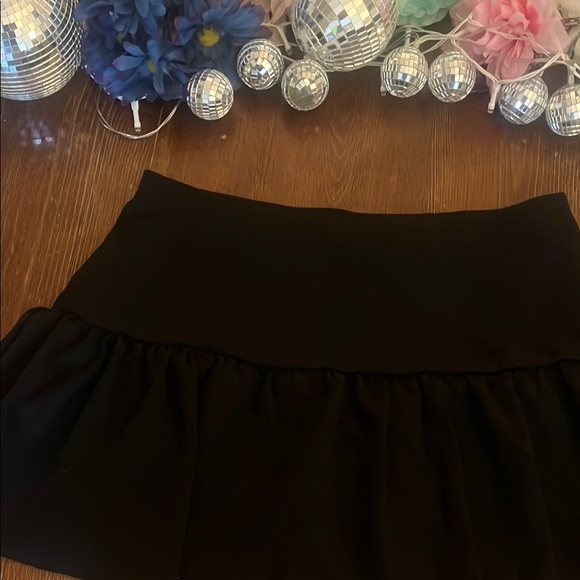 Black Ruffled Skirt - Picture 2 of 8